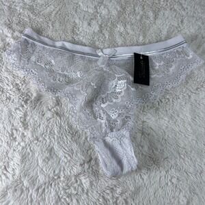Fredericks of Hollywood Lace Thong Panty White Silver Metallic Trim Size M